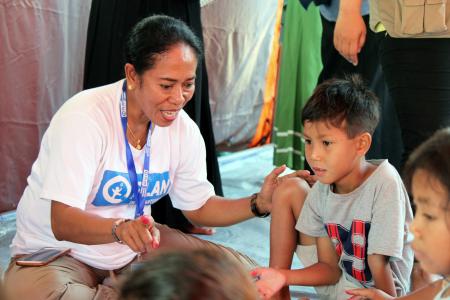 Herlina, Experta en Educación en Situaciones de Emergencia, se enfoca mucho en proteger sobre todo a las niñas.